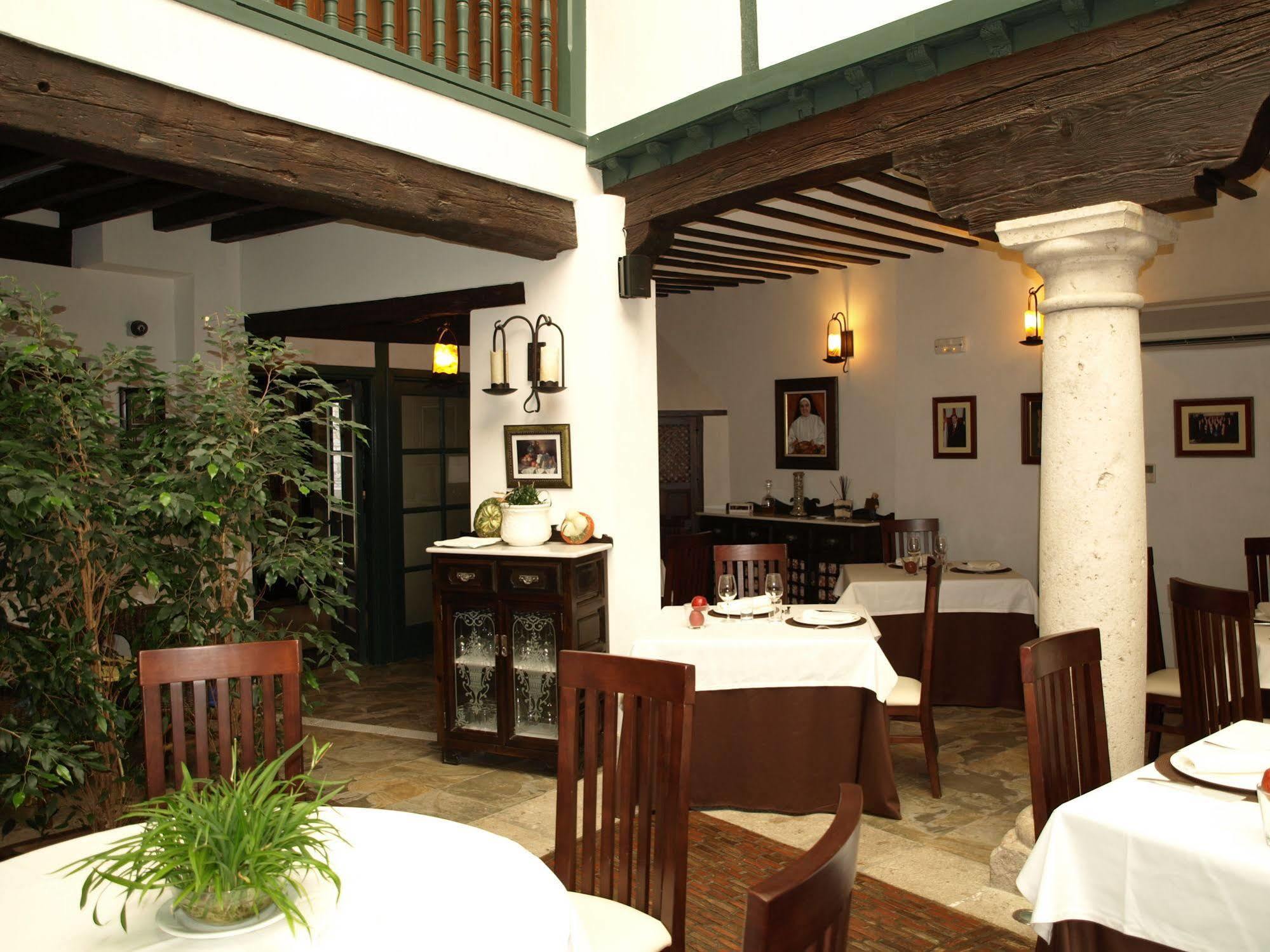 Hotel Spa La Casa Del Convento Чинчон Экстерьер фото